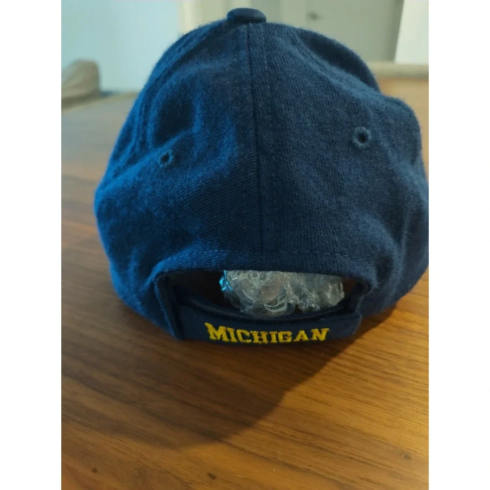 Nike Team Michigan Wolverines Hat Navy‎ Blue 100% Wool Adjustable Cap Mens OSFA